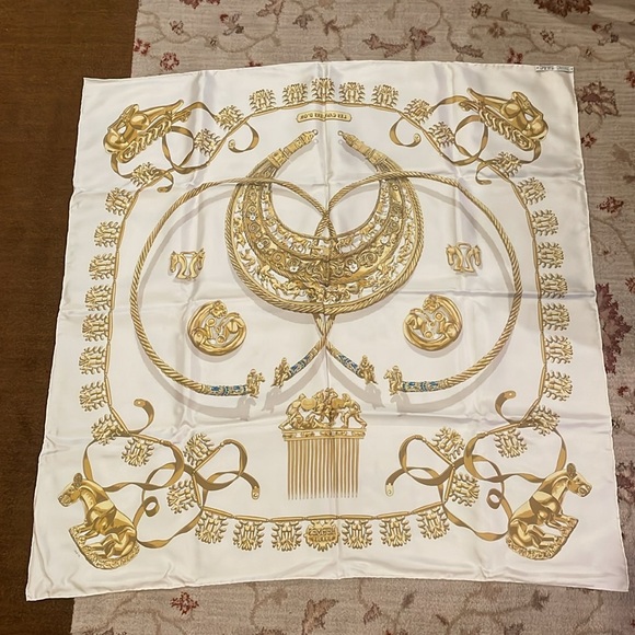 NIB Hermes Les Cavaliers D’or scarf - Picture 4 of 8